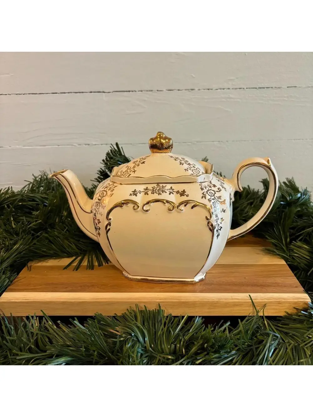 Sadler Gold & Ivory Cube Teapot